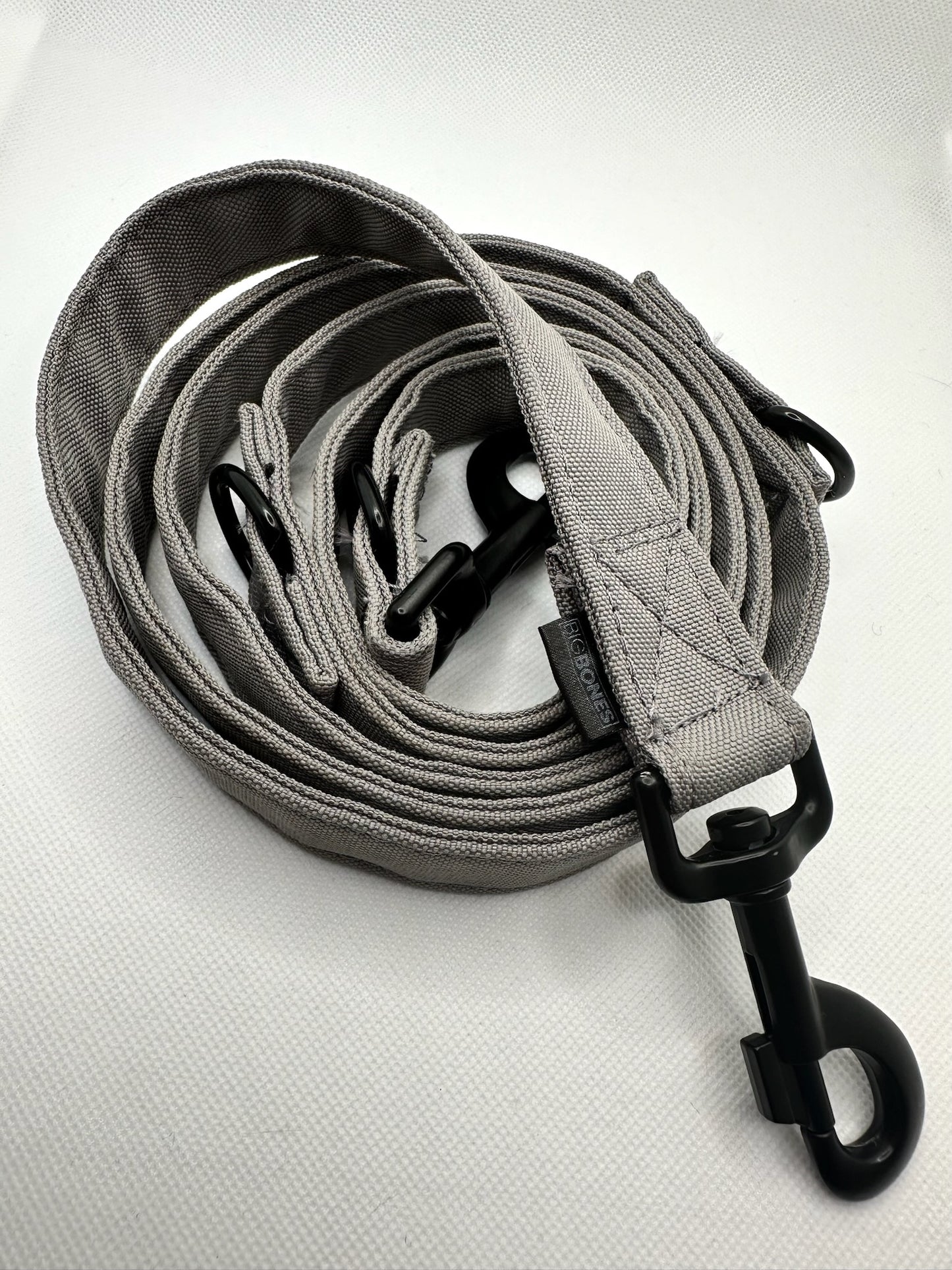 IT'S GREY PŘEPÍNACÍ VODÍTKO