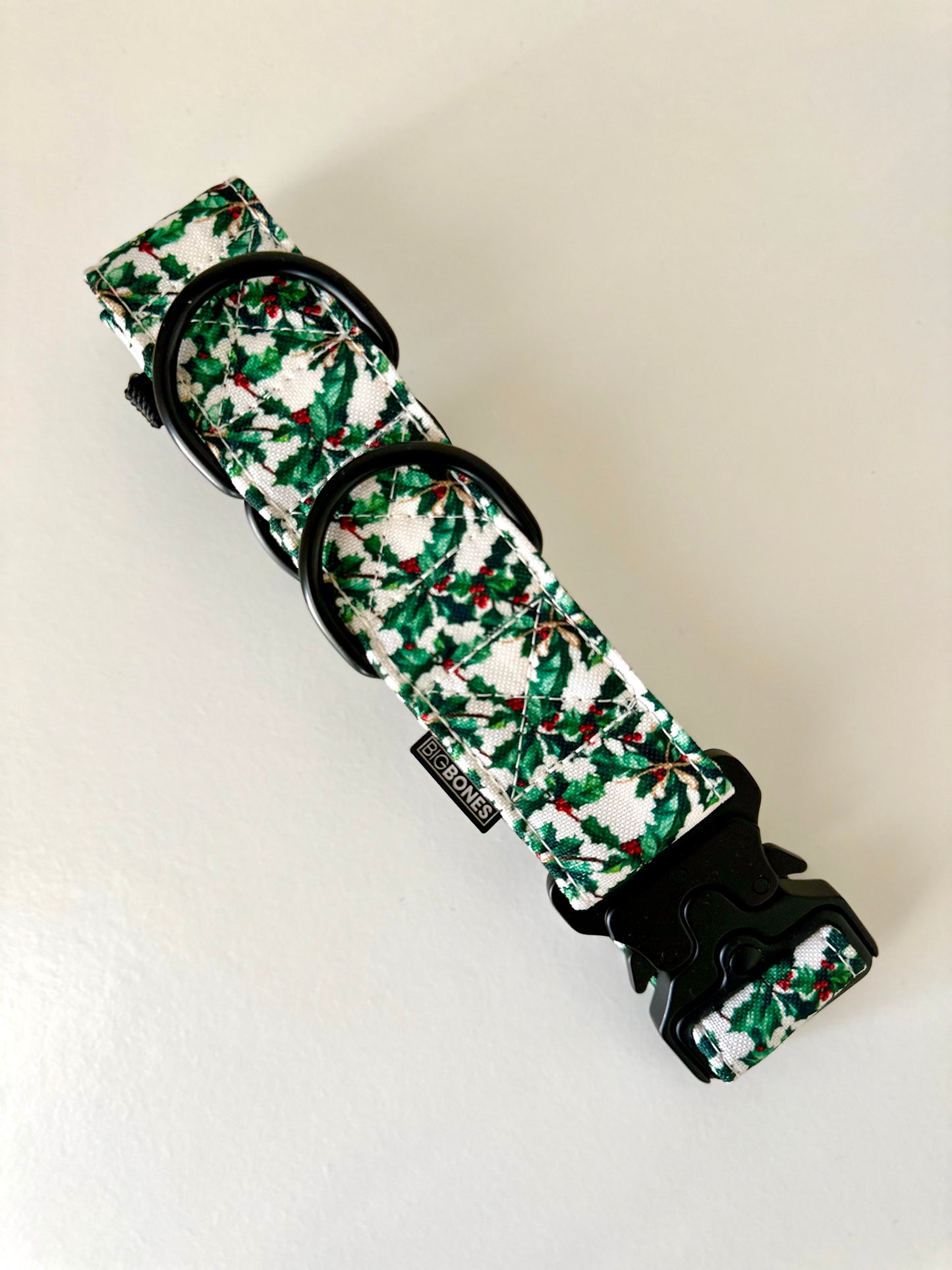 HOLLY WHISPER OBOJEK